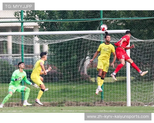 足球比赛中的团队合作与个人表现 足球比赛中的团队合作与个人表现